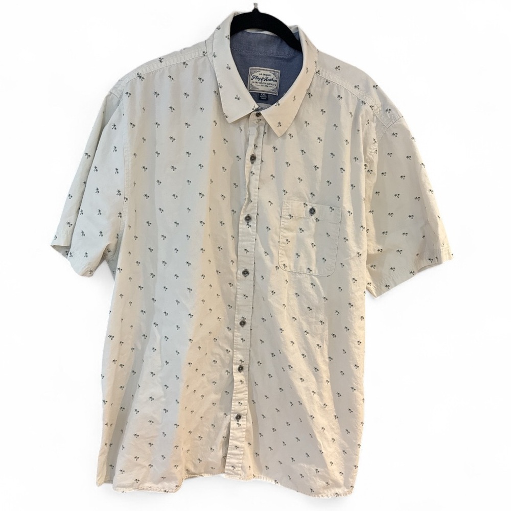 Flag & Anthem Men’s Palm Tree short sleeve shirt
Cream Size XXL